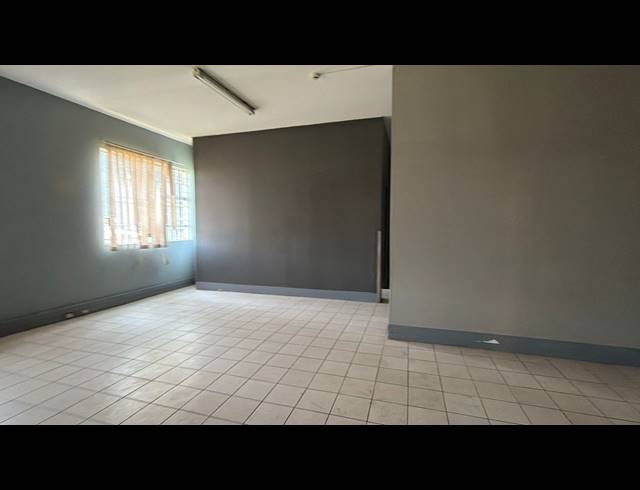 1,840M² WAREHOUSE TO LET IN MEADOWDALE
